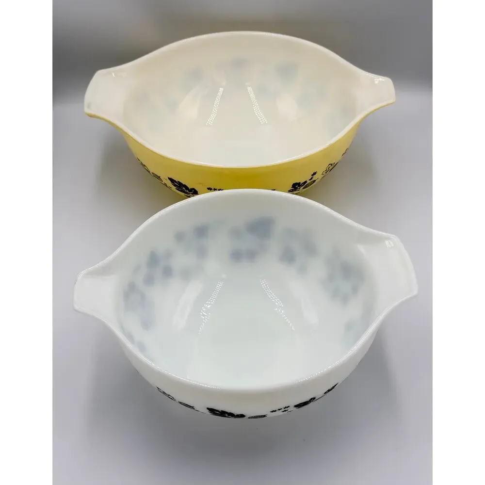 Vintage Pyrex Gooseberry Yellow White Black Cinderella Mixing Bowl 2pc Set